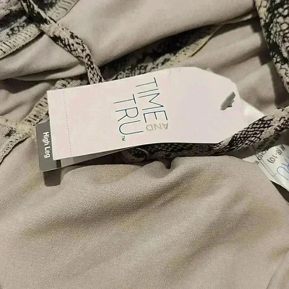 Swimsuit snakeskin  - Picture 4 of 10